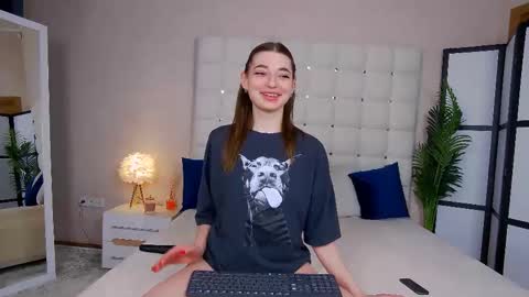 Snapshot of nicolros chatting on March 8, 9:50 am NicolRos online show from March 8, 9:50 am