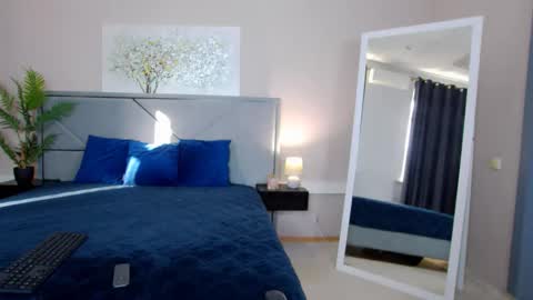 Snapshot of nicolros chatting on November 21, 9:30 am NicolRos online show from November 21, 9:30 am