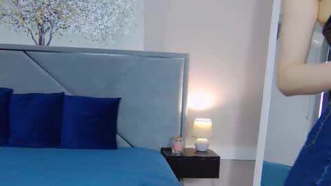 Snapshot of nicolros chatting on December 5, 10:02 am NicolRos online show from December 5, 10:02 am