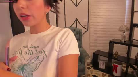 NicolRoss online show from December 3, 9:02 pm