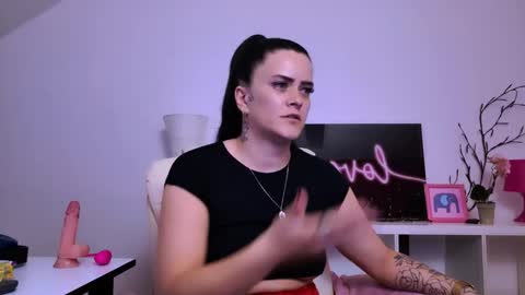 Nicol Sparkle online show from April 21, 9:48 am