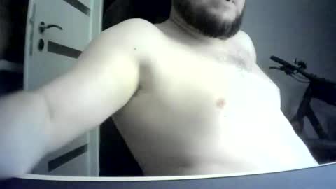 Snapshot of niewidoczny26 chatting on February 28, 2:01 am Niewidoczny online show from February 28, 2:01 am