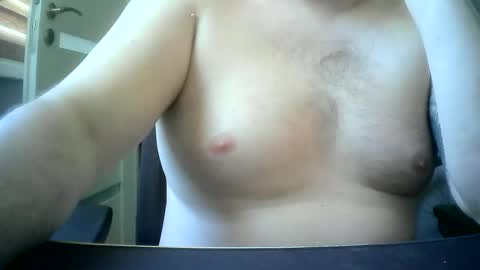 Snapshot of niewidoczny26 chatting on May 23, 7:46 am Niewidoczny online show from May 23, 7:46 am
