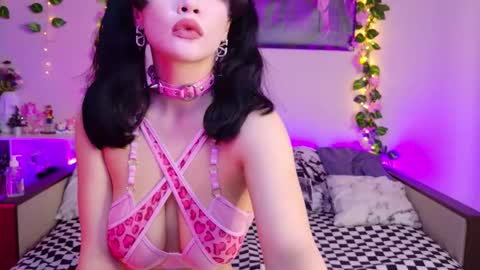 Snapshot of night_angell chatting on December 4, 11:30 am Night angel online show from December 4, 11:30 am