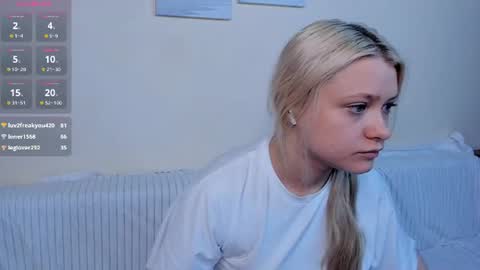 Hannah help me get 50 thumbs up online show from July 19, 9:35 am