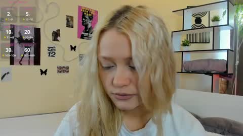 Hannah help me get 50 thumbs up online show from July 30, 6:01 am