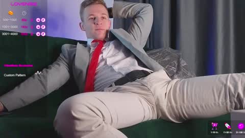 Snapshot of night_wwwolf chatting on December 6, 2:46 am Jameson online show from December 6, 2:46 am