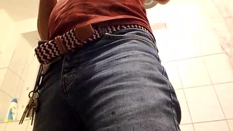 Snapshot of nighthawk28 chatting on February 23, 5:43 pm MikeVanDyck online show from February 23, 5:43 pm