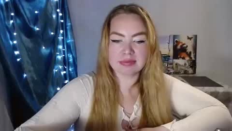 nightlaura online show from December 27, 10:05 pm