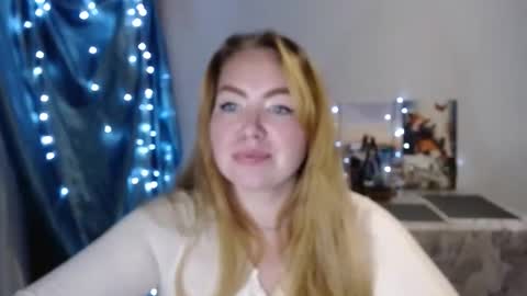 nightlaura online show from December 28, 1:08 am