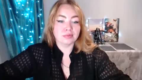 nightlaura online show from January 2, 8:02 pm