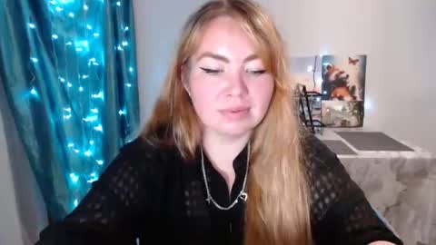 nightlaura online show from January 2, 11:06 pm