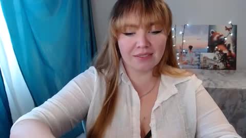 nightlaura online show from February 5, 7:50 am