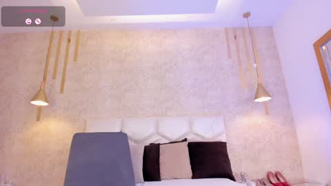 Snapshot of niiamoore_ chatting on January 17, 8:11 pm NiiaMoore online show from January 17, 8:11 pm