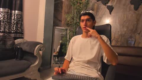 Snapshot of niick_carter chatting on November 1, 11:29 pm Nick online show from November 1, 11:29 pm