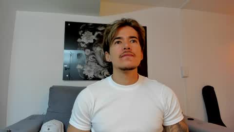 Snapshot of niickcooper chatting on June 10, 1:39 am Niick online show from June 10, 1:39 am