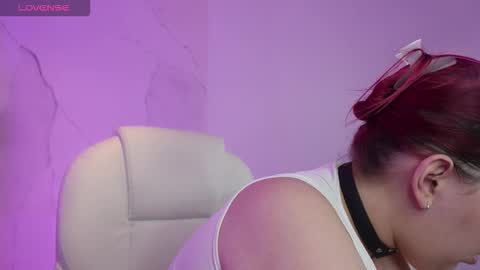 Anni online show from November 25, 9:59 pm