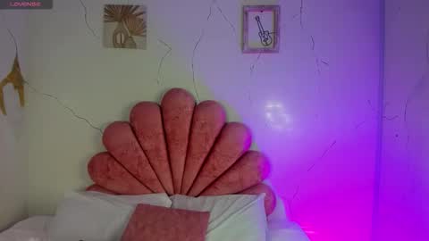 Snapshot of niickyjones chatting on February 17, 11:00 pm Anni online show from February 17, 11:00 pm