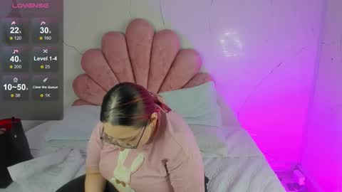 Snapshot of niickyjones chatting on February 25, 5:06 am Anni online show from February 25, 5:06 am