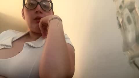 Snapshot of niickyjones chatting on March 8, 8:34 pm Anni online show from March 8, 8:34 pm