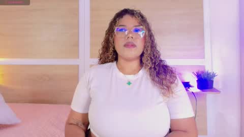 Snapshot of niickypurple chatting on October 26, 3:29 pm Call me Nicky online show from October 26, 3:29 pm