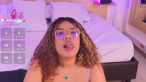 Snapshot of niickypurple chatting on November 19, 7:14 pm Call me Nicky online show from November 19, 7:14 pm