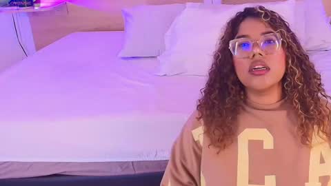 Snapshot of niickypurple chatting on November 23, 3:12 pm Call me Nicky online show from November 23, 3:12 pm