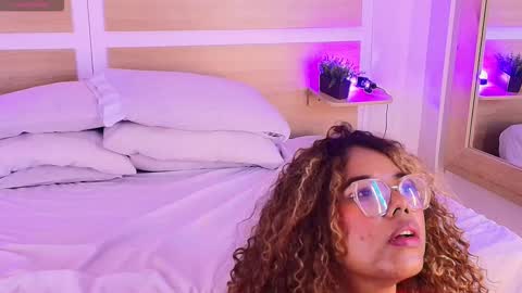 Snapshot of niickypurple chatting on December 2, 7:09 pm Call me Nicky online show from December 2, 7:09 pm