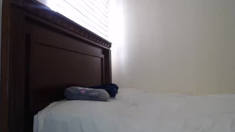 Niina Jones online show from February 20, 3:30 pm