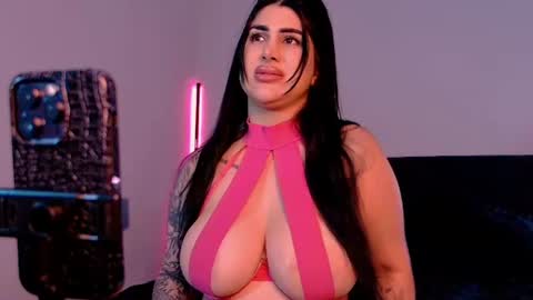 Niinarosee online show from June 17, 6:53 pm