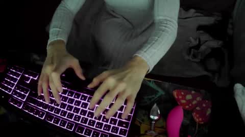 niirvana7 online show from November 24, 3:45 pm