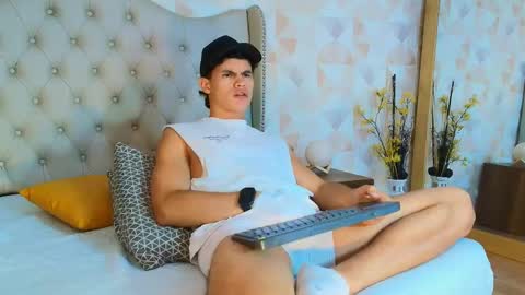 Nick  online show from April 28, 9:09 pm