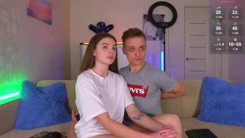 Snapshot of nika_niki chatting on March 12, 7:38 pm Nika and Niki online show from March 12, 7:38 pm