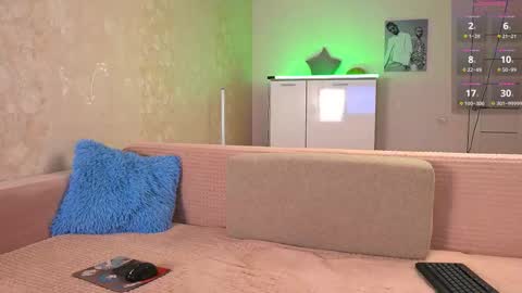Snapshot of nika_niki chatting on September 11, 5:13 pm Nika and Niki online show from September 11, 5:13 pm