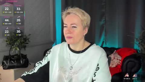 Snapshot of nika_smit chatting on January 18, 5:22 am Nika online show from January 18, 5:22 am