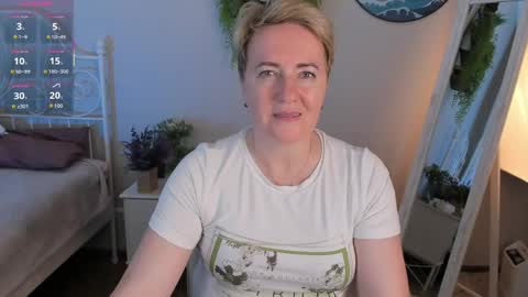 Snapshot of nika_smit chatting on June 5, 8:09 am Nika online show from June 5, 8:09 am
