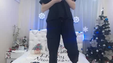nikastarkk online show from December 4, 11:24 pm