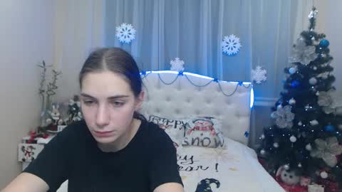 nikastarkk online show from December 5, 2:31 am