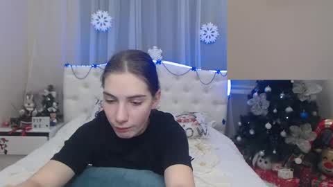 nikastarkk online show from December 8, 1:46 am