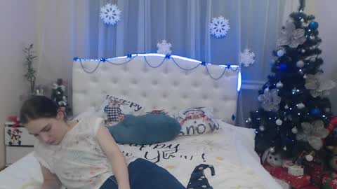 nikastarkk online show from December 9, 1:29 am