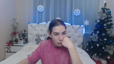 nikastarkk online show from December 9, 7:18 pm