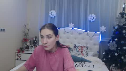 nikastarkk online show from December 10, 7:32 pm