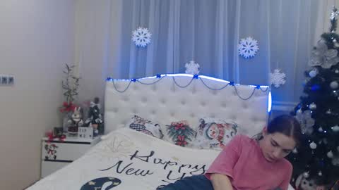 nikastarkk online show from December 10, 10:37 pm