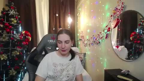 nikastarkk online show from December 17, 3:28 am