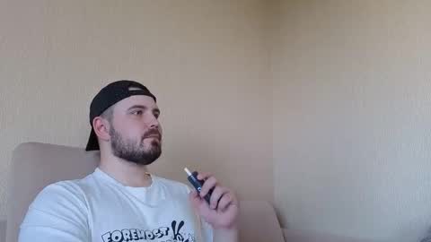 Snapshot of nikbusiness chatting on June 3, 3:17 pm Nick online show from June 3, 3:17 pm