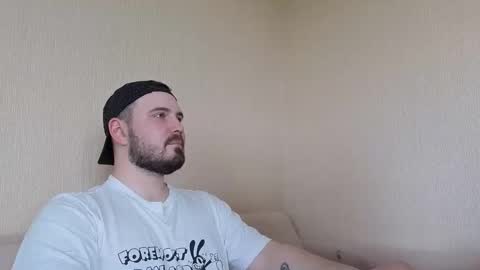 Snapshot of nikbusiness chatting on June 5, 9:37 am Nick online show from June 5, 9:37 am