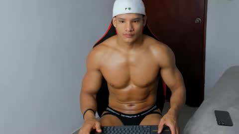 Snapshot of niki_marti chatting on September 30, 12:32 pm niki online show from September 30, 12:32 pm