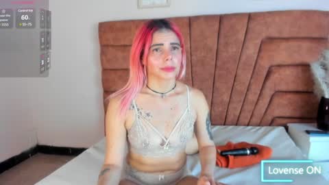 Snapshot of niki_santana chatting on February 3, 4:14 am niki online show from February 3, 4:14 am