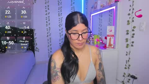 Snapshot of nikibryce_ chatting on April 11, 2:16 am Niki online show from April 11, 2:16 am