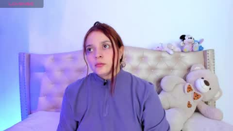 Snapshot of nikiibrooks chatting on December 30, 5:15 am Niikii online show from December 30, 5:15 am